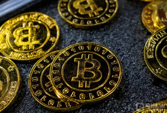 交易平台BTC储备量创五年新低，比特币跌破59,000USD